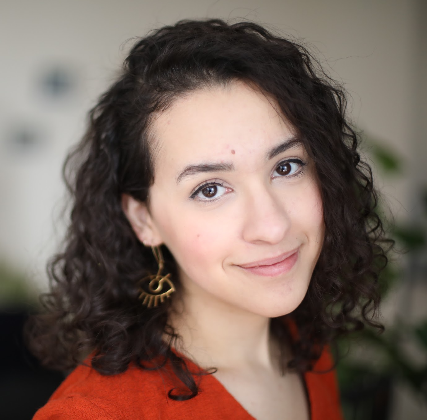 Sarah headshot